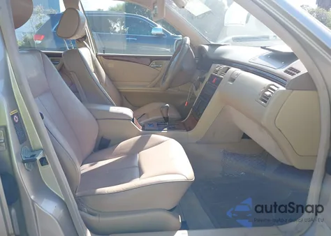 2001 Mercedes-Benz E 320 from USA, damaged, VIN WDBJF65J11B343377